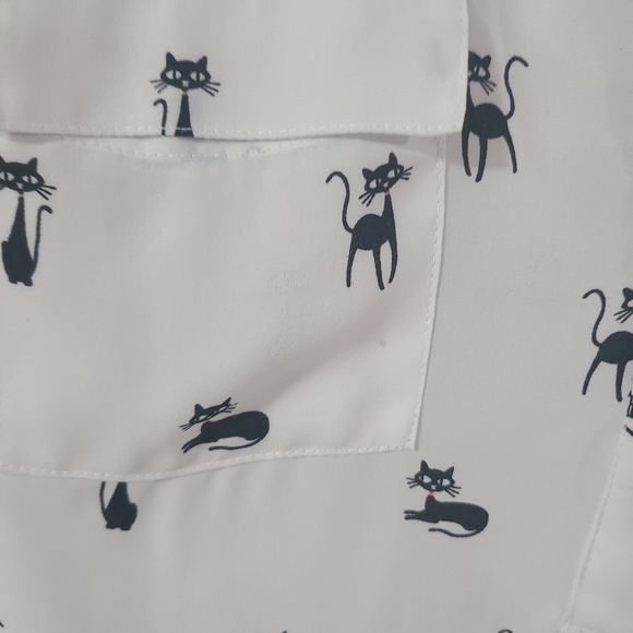 Cat Print Blouse • TORRID • Size 00 - Picture 3 of 5